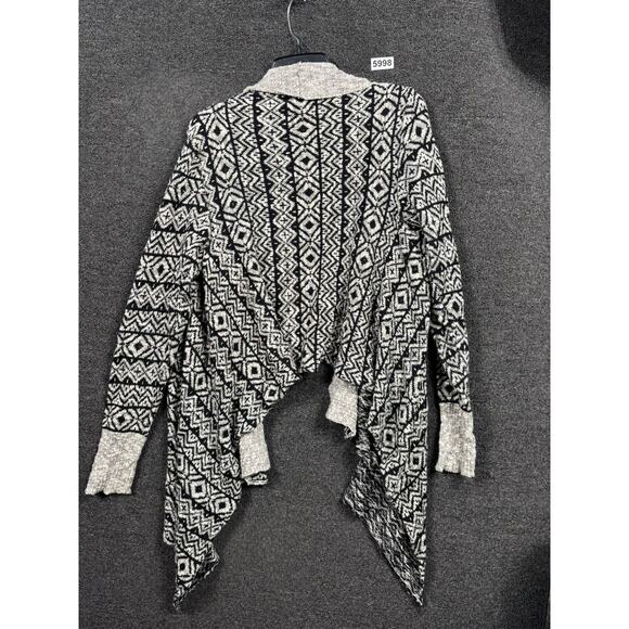 BKE Buckle Sweater Womens Size L Shrug Open Front Black Grey Hi Low Long Sleeve - Picture 2 of 6